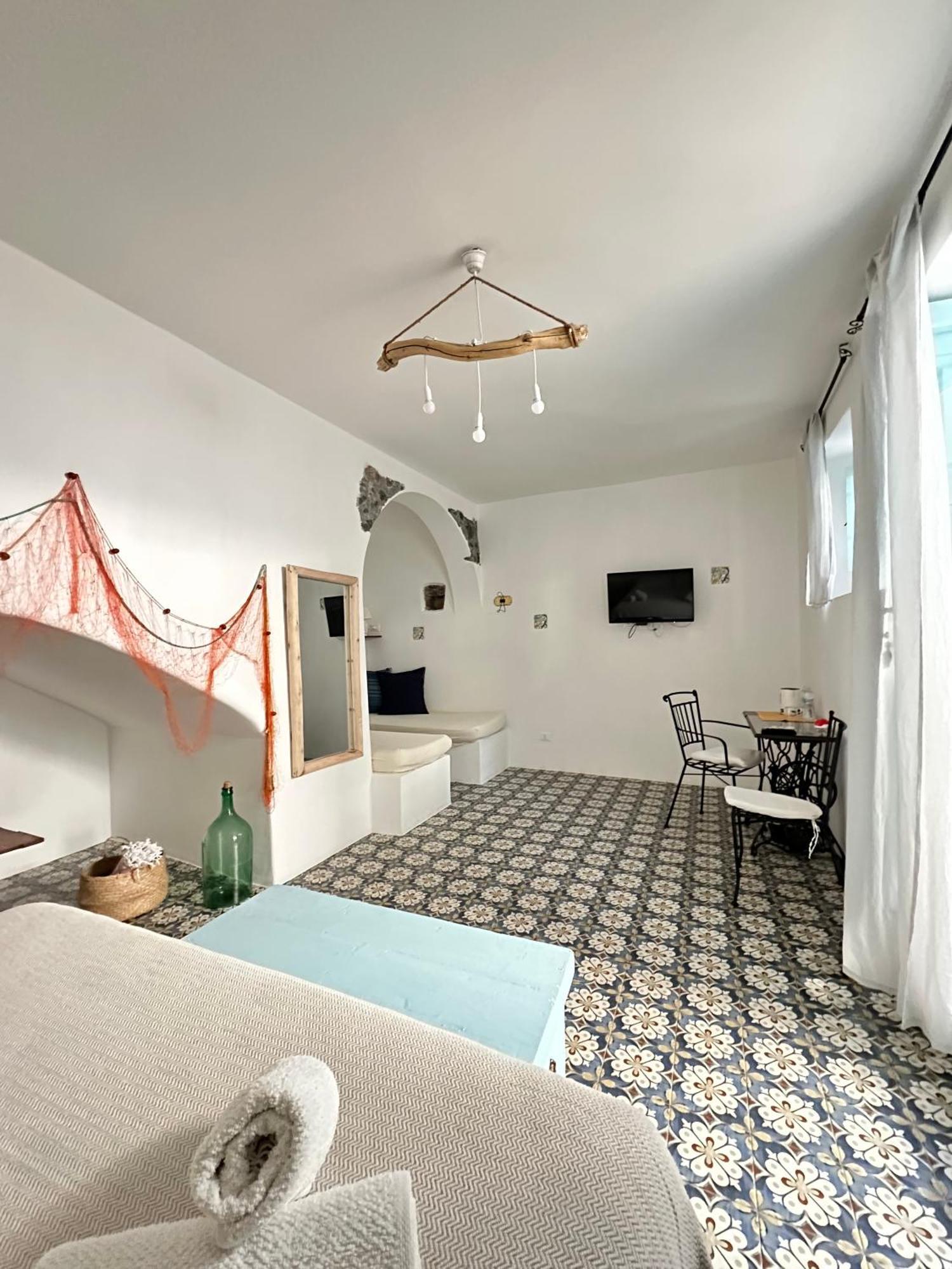 Antica Dimora Santa Marina Salina Bed and Breakfast Exteriör bild