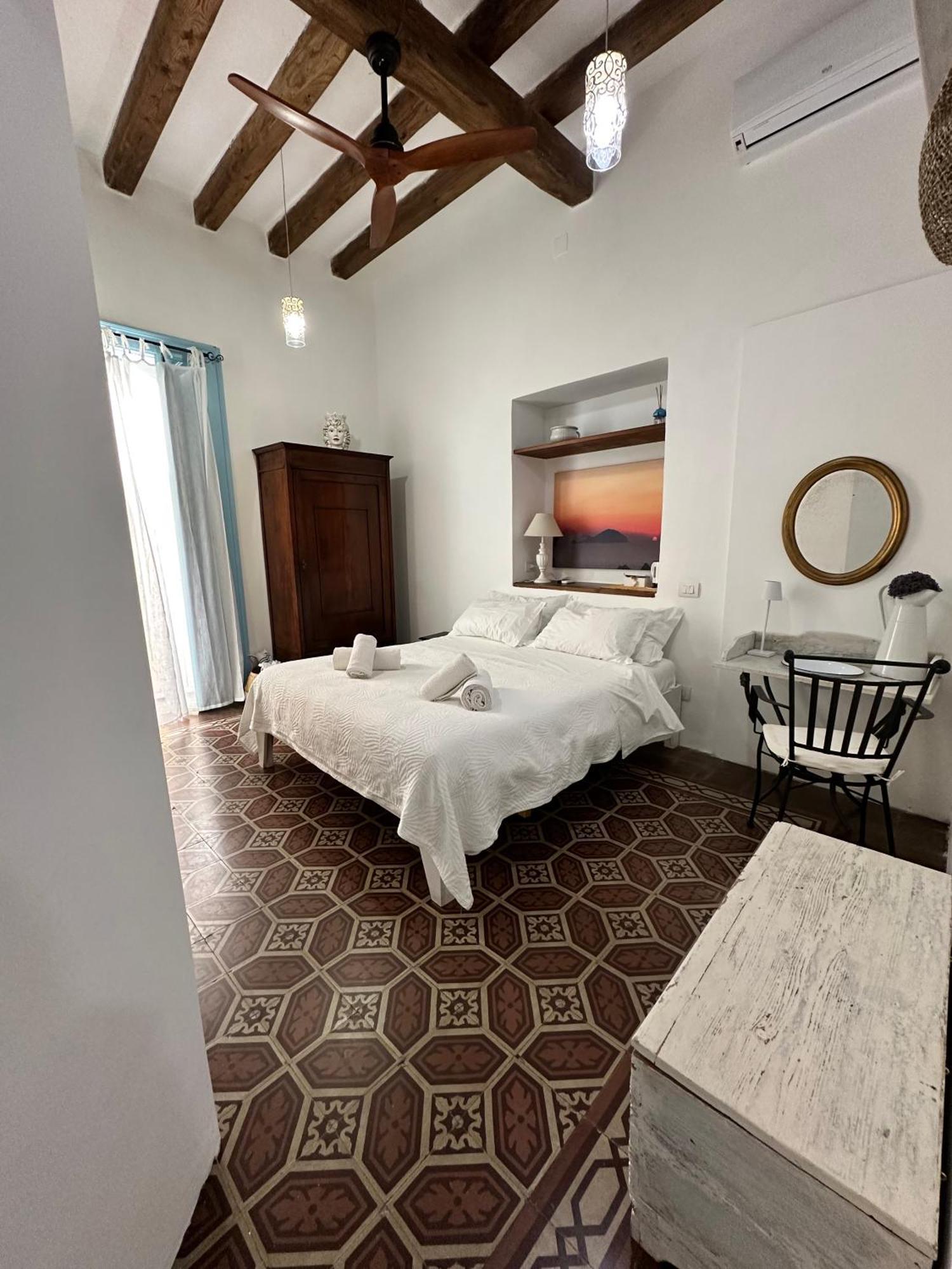 Antica Dimora Santa Marina Salina Bed and Breakfast Exteriör bild